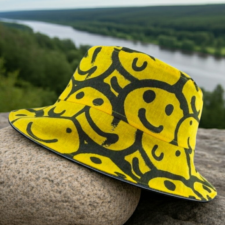 Happy Graffiti - TopiTin Bucket Hat